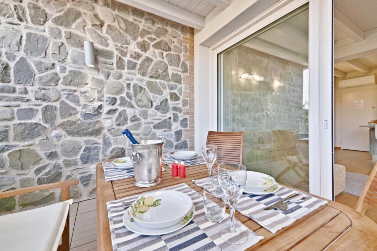 Warda A6 Apartment Desenzano del Garda Bagian luar foto