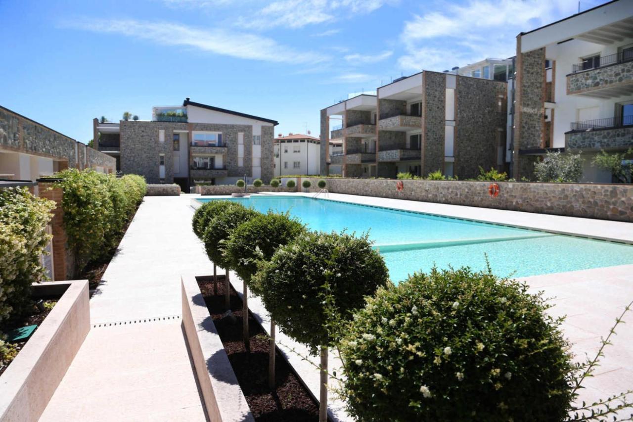 Warda A6 Apartment Desenzano del Garda Bagian luar foto