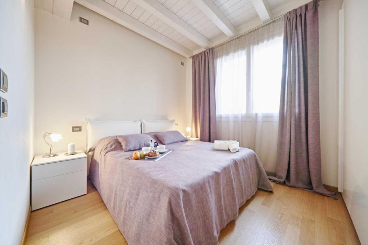 Warda A6 Apartment Desenzano del Garda Bagian luar foto