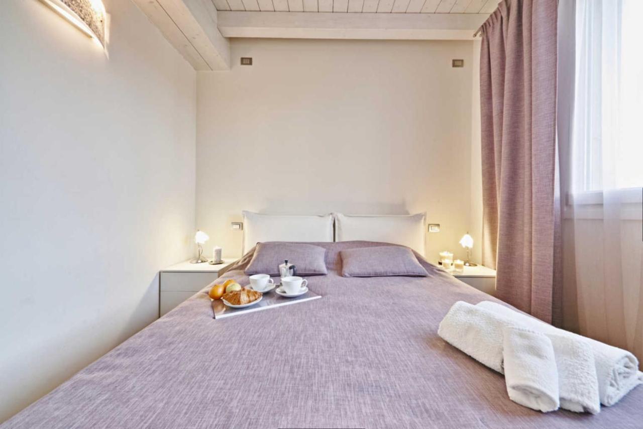 Warda A6 Apartment Desenzano del Garda Bagian luar foto